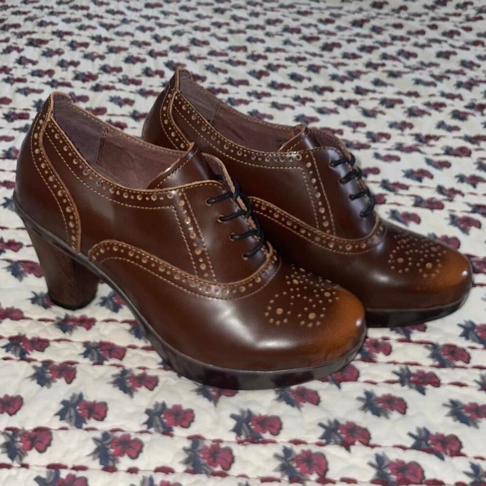 Sanita Brown Leather Oxford Pumps